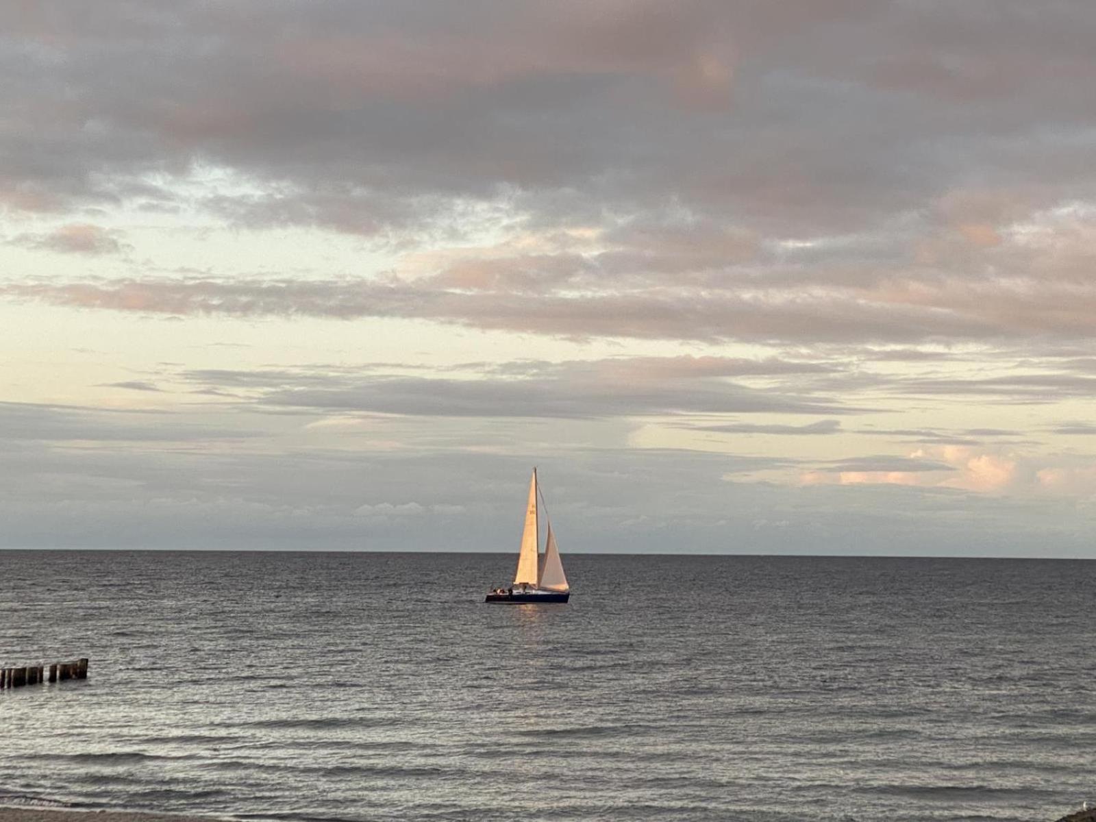 Fewo Strandgut Mit Balkon In Kuehlungsborn Ost エクステリア 写真